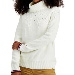 🖤Tommy Hilfiger White Cable Knit Sweater🖤
